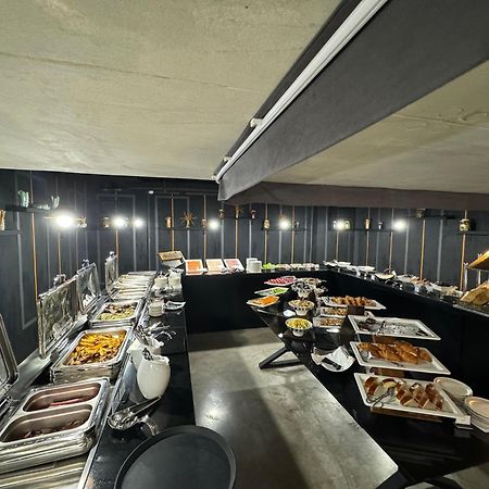 Your Sunshine Apartments Batumi Bagian luar foto