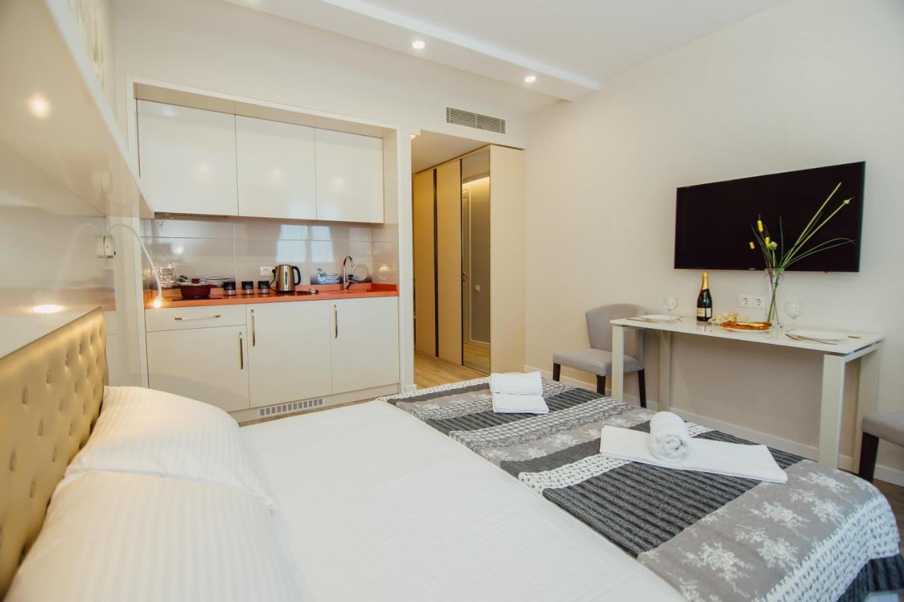 Your Sunshine Apartments Batumi Bagian luar foto