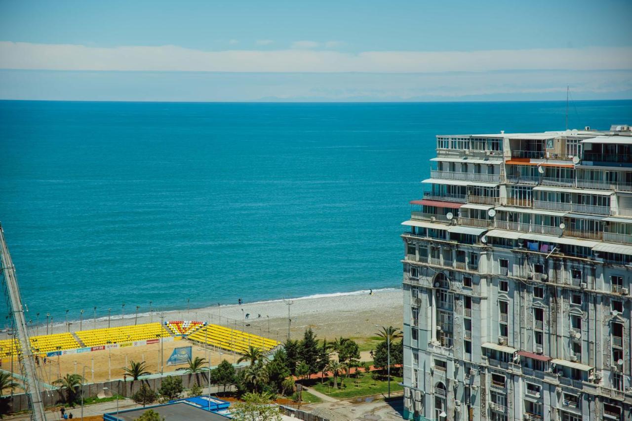 Your Sunshine Apartments Batumi Bagian luar foto