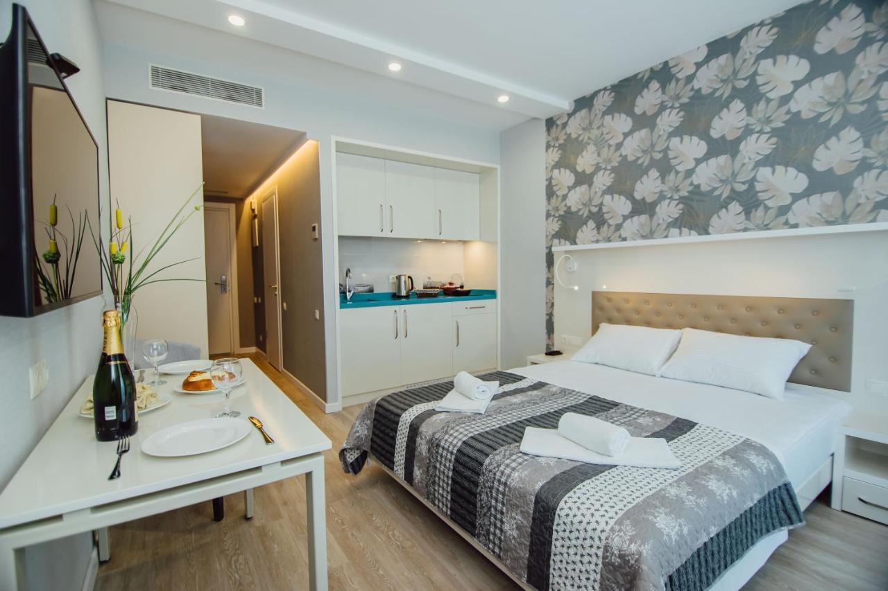 Your Sunshine Apartments Batumi Bagian luar foto