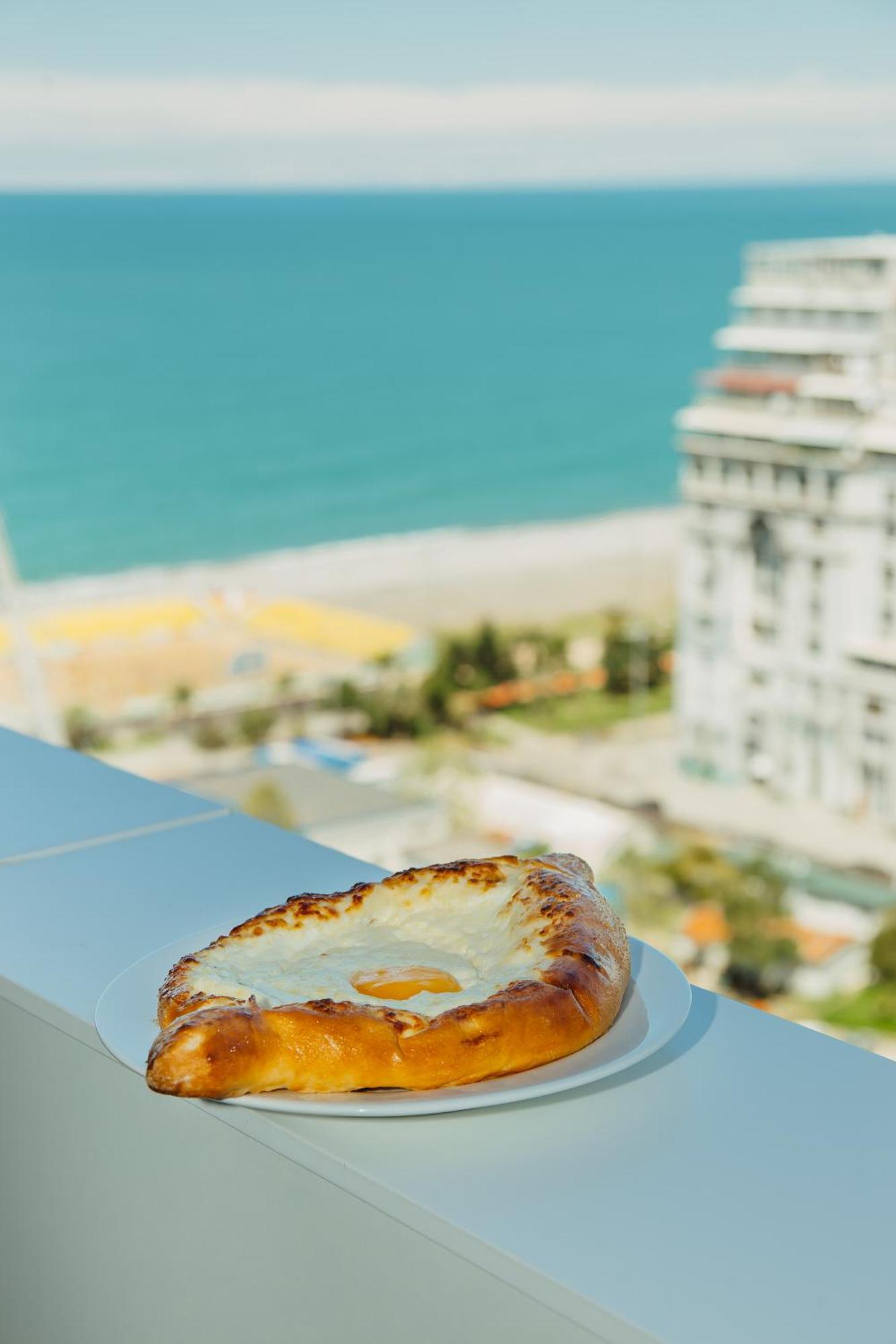 Your Sunshine Apartments Batumi Bagian luar foto