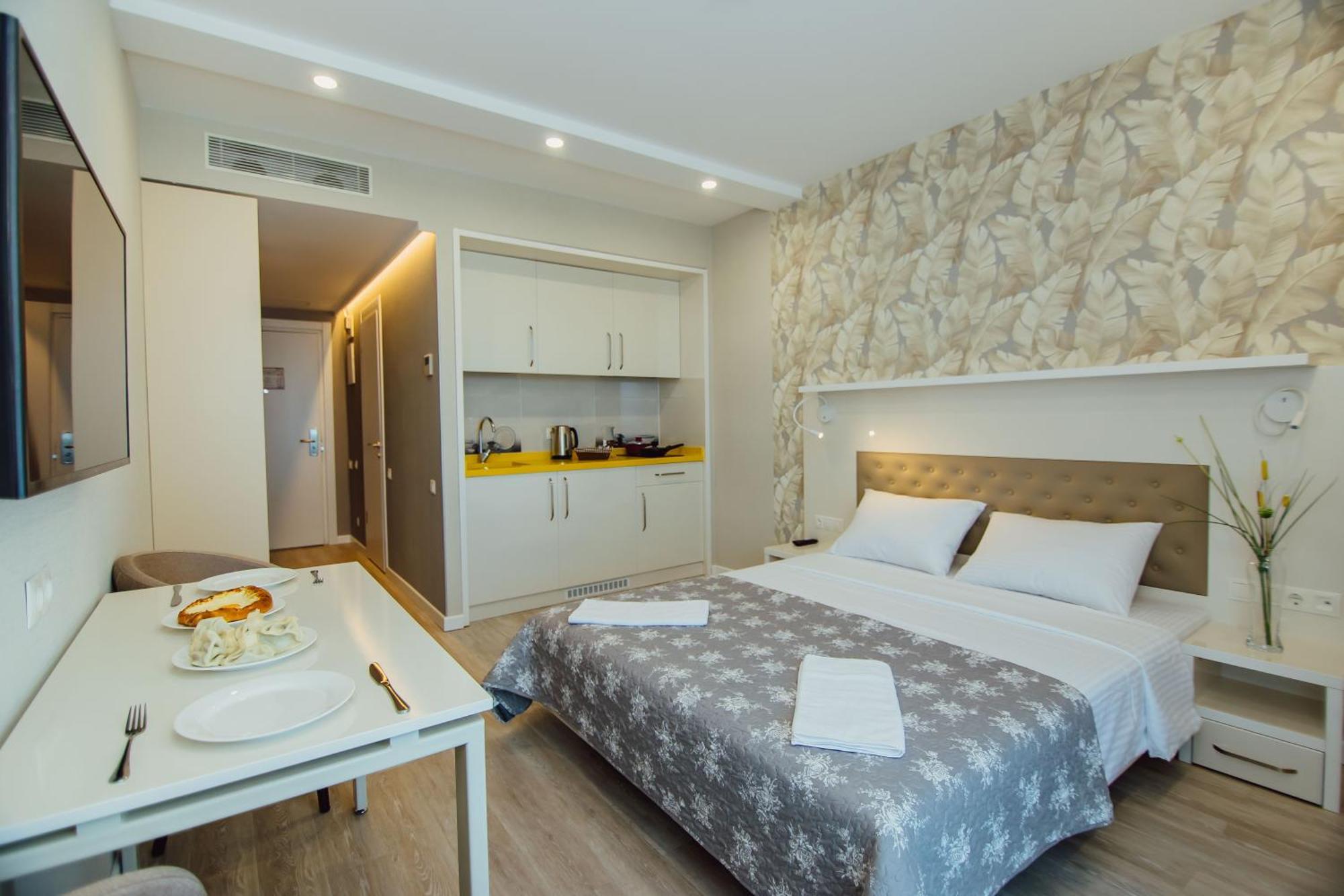 Your Sunshine Apartments Batumi Bagian luar foto
