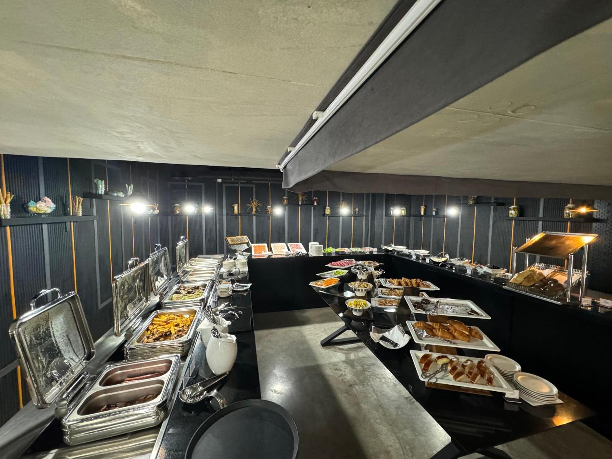 Your Sunshine Apartments Batumi Bagian luar foto